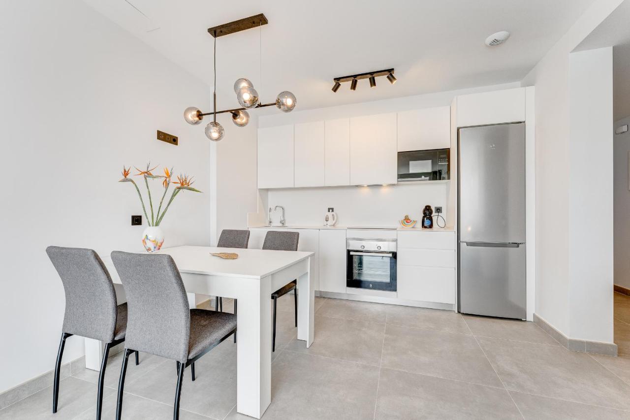 Modern New Apartment Las Terrazas De Costa Adeje. Heated Pool, Big Terrace And Private Parking エクステリア 写真