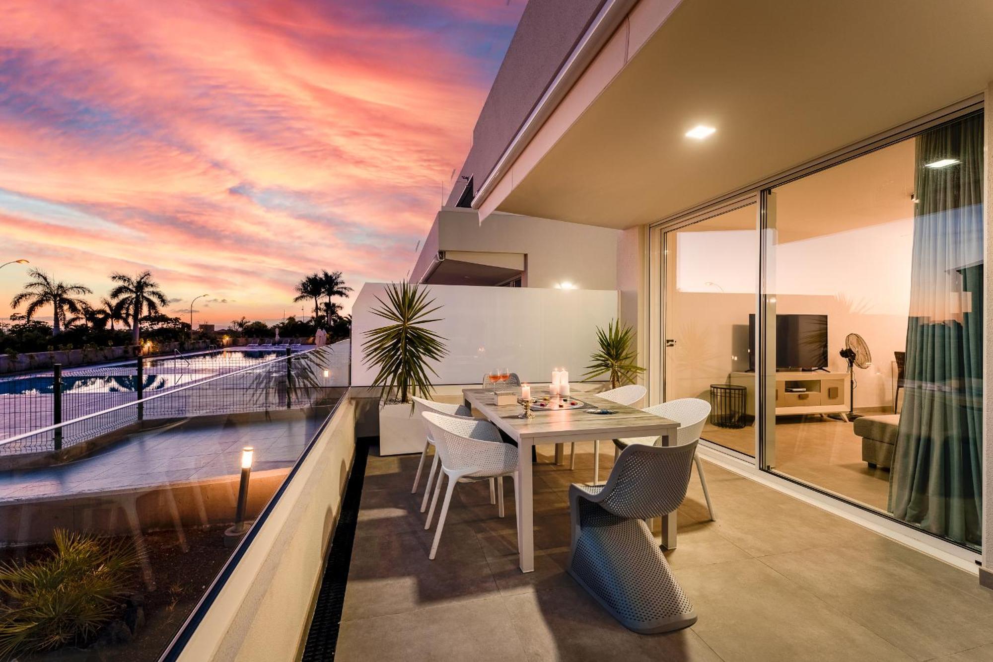 Modern New Apartment Las Terrazas De Costa Adeje. Heated Pool, Big Terrace And Private Parking エクステリア 写真
