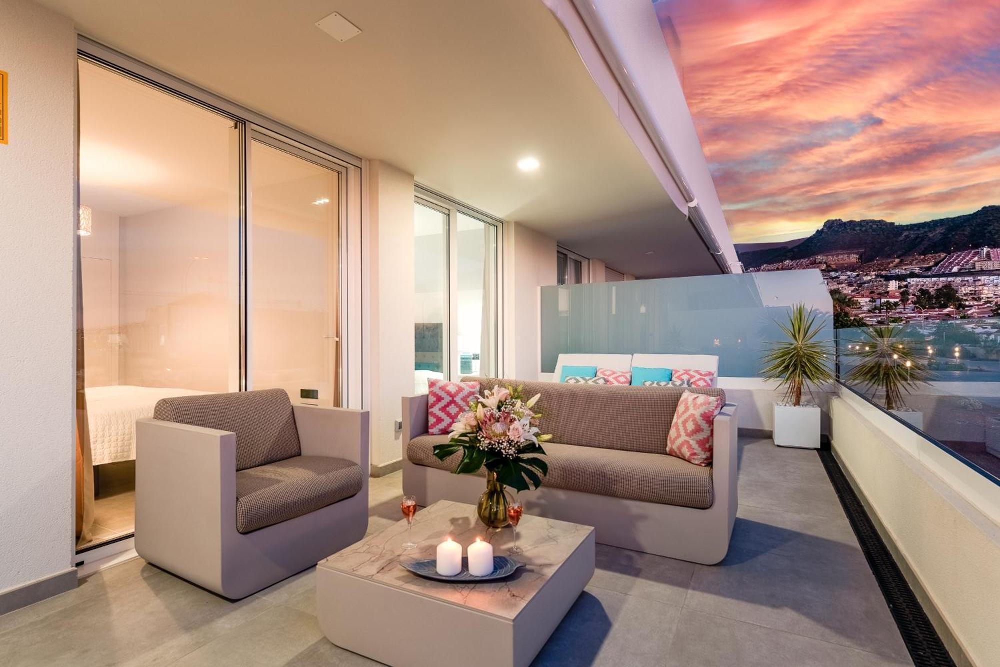 Modern New Apartment Las Terrazas De Costa Adeje. Heated Pool, Big Terrace And Private Parking エクステリア 写真
