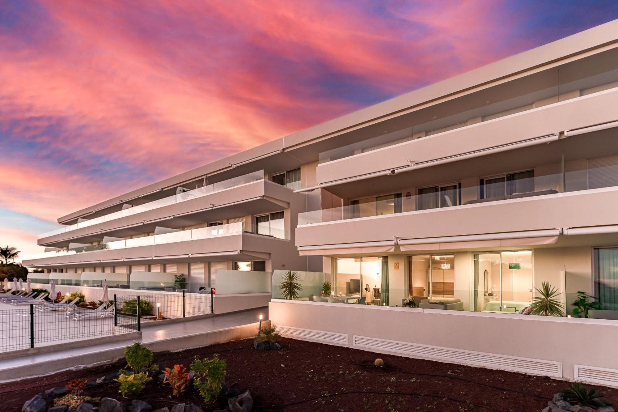 Modern New Apartment Las Terrazas De Costa Adeje. Heated Pool, Big Terrace And Private Parking エクステリア 写真