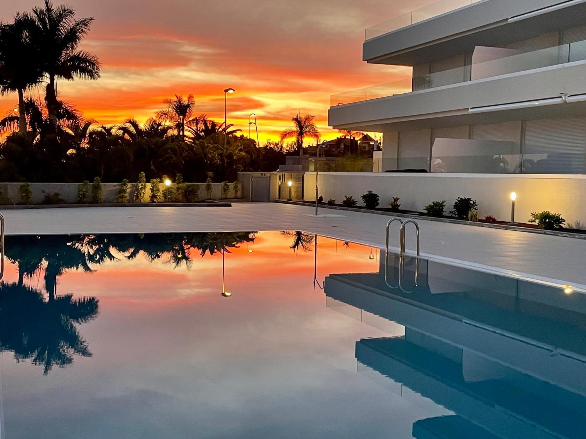 Modern New Apartment Las Terrazas De Costa Adeje. Heated Pool, Big Terrace And Private Parking エクステリア 写真
